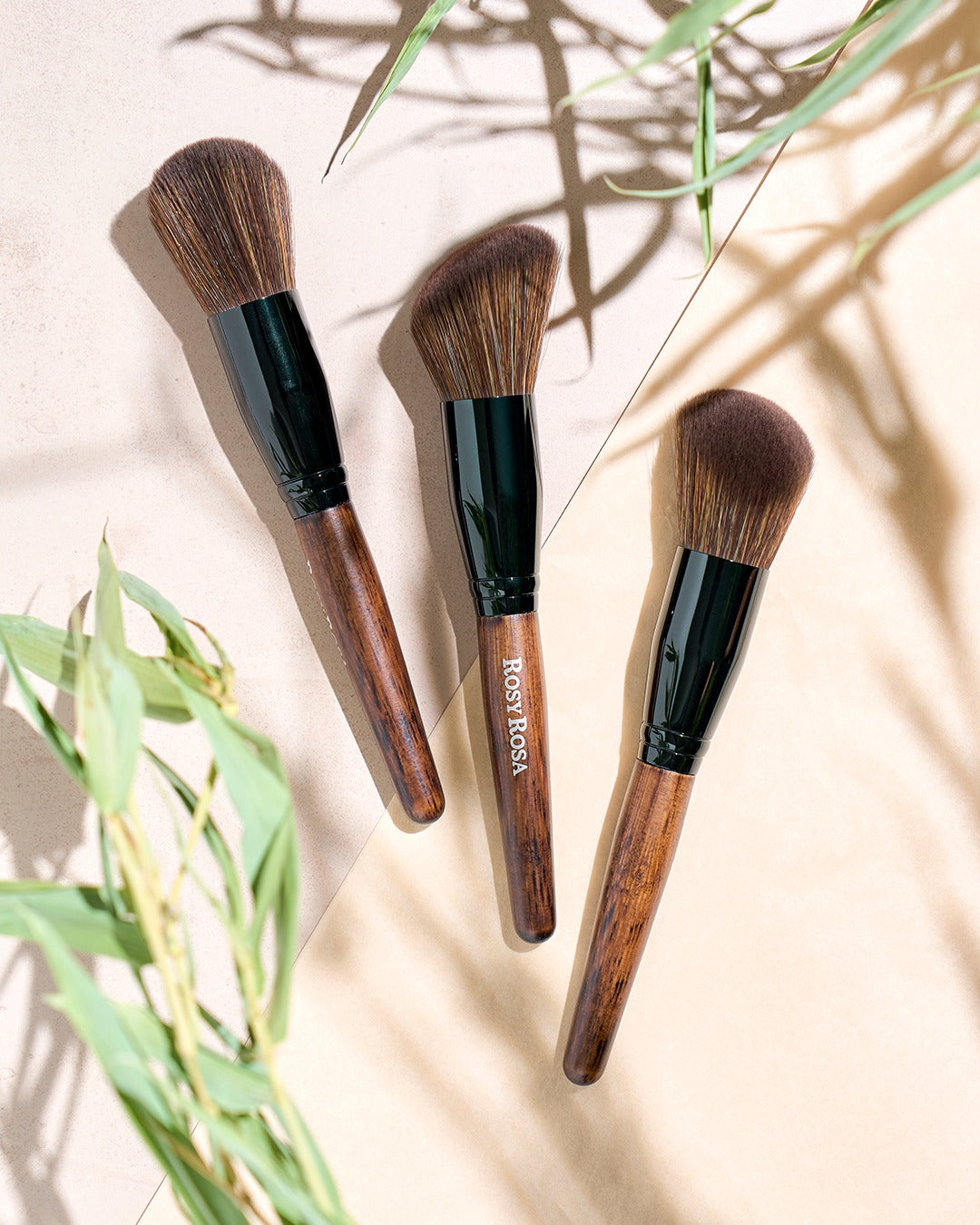 2025 New 💕 the new Powder Brush EX (Angled), a brush designed for the ultimate in skin comfort.