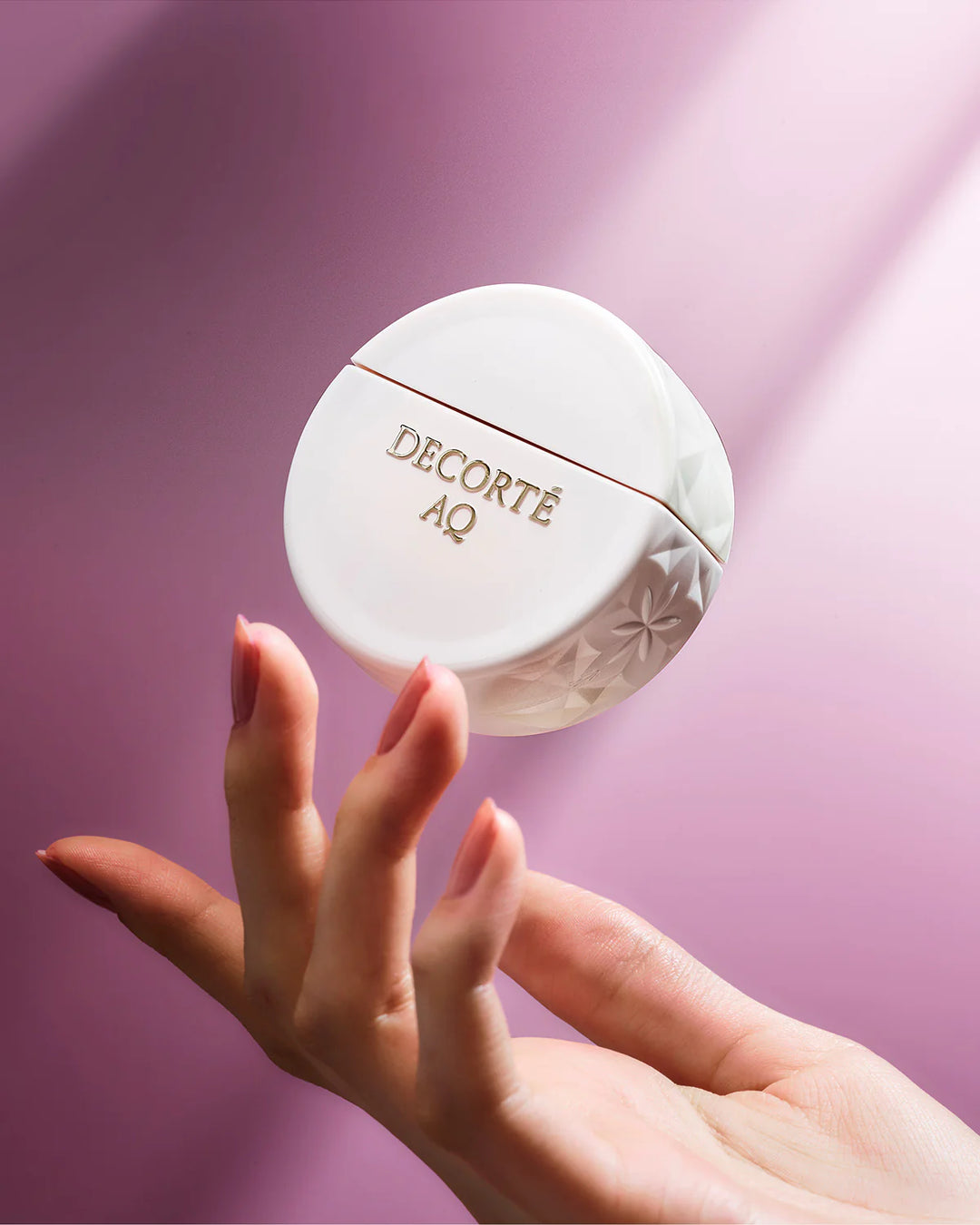 DECORTE AQ Hand Essence
