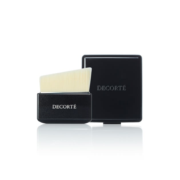 DECORTÉ FOUNDATION BRUSH