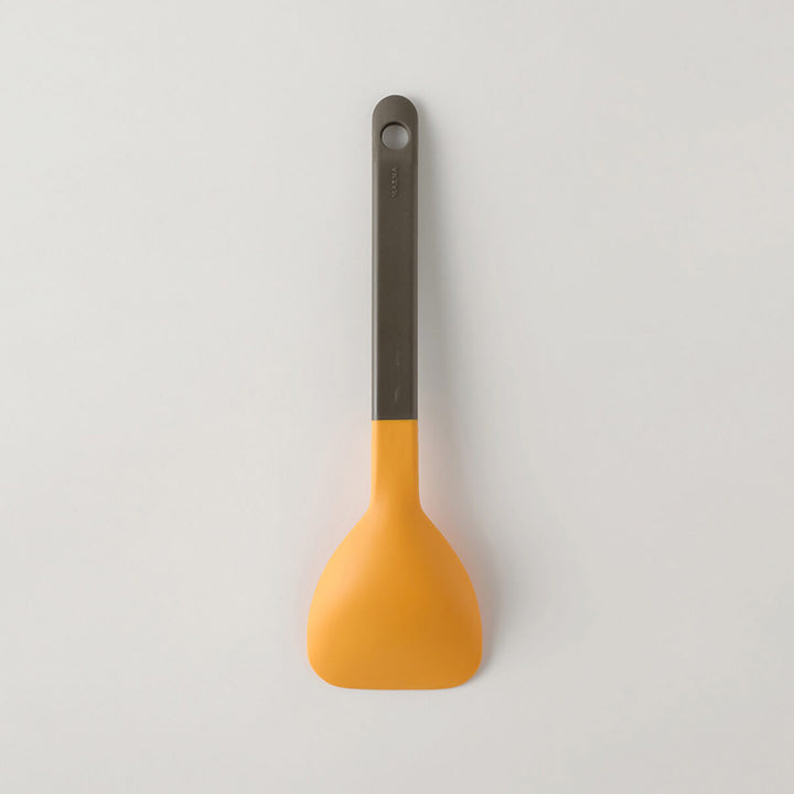 A spoon spatula that scoops everything