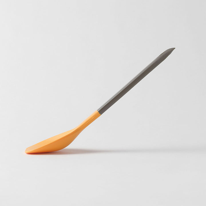 A spoon spatula that scoops everything